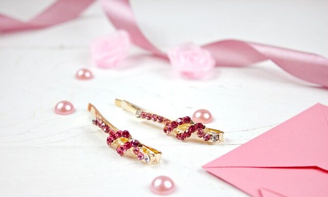 Czym zalakować kopertę?